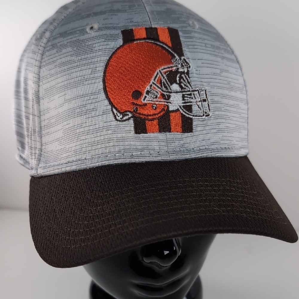 New Era 39/30 Small/ Med Cleveland Browns Flex Fit Hat